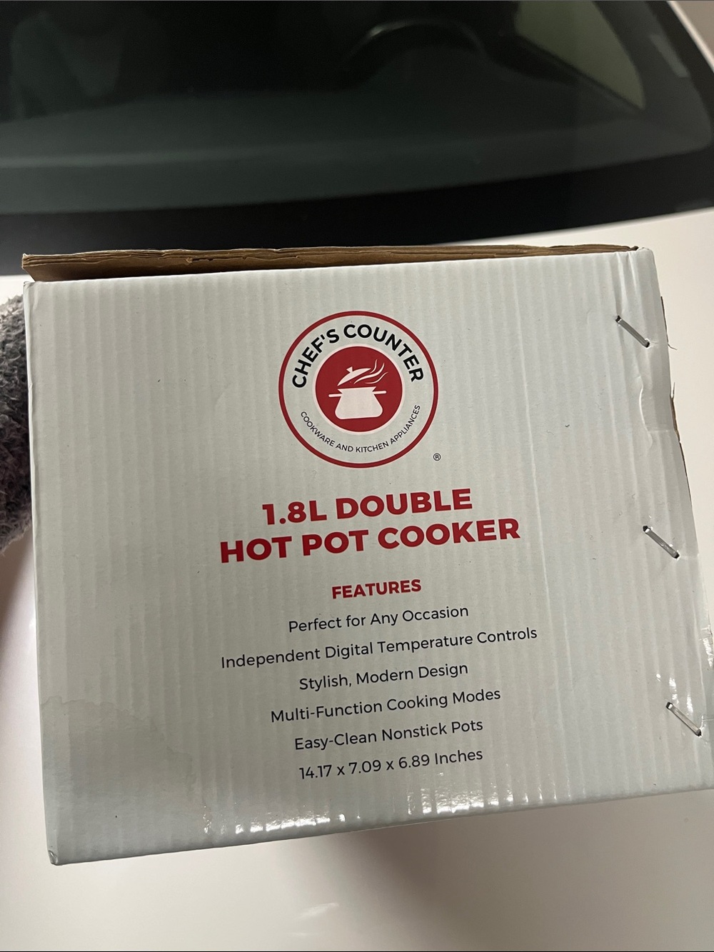 Dual-Compartment 1.8L Electric Hot Pot Cooker - Modern Countertop Slow Cooker - Picture 5 of 6